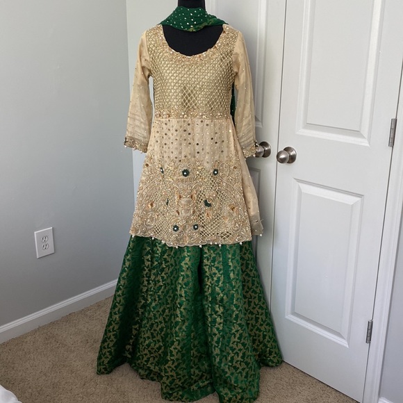 Sehrish Nadeem Formal Embellished Palazzo Lehenga - Picture 3 of 11
